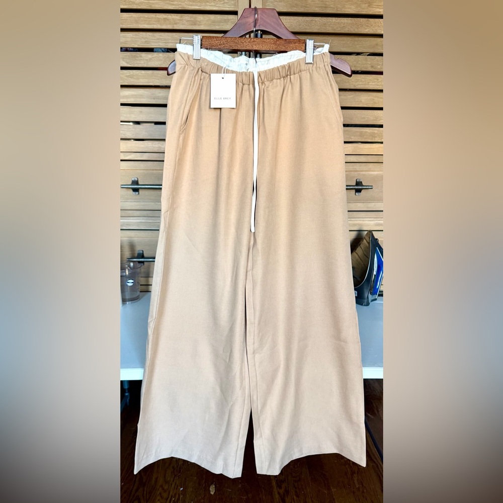 Elle Grey contrast detailed wide leg slacks size medium - Picture 5 of 6